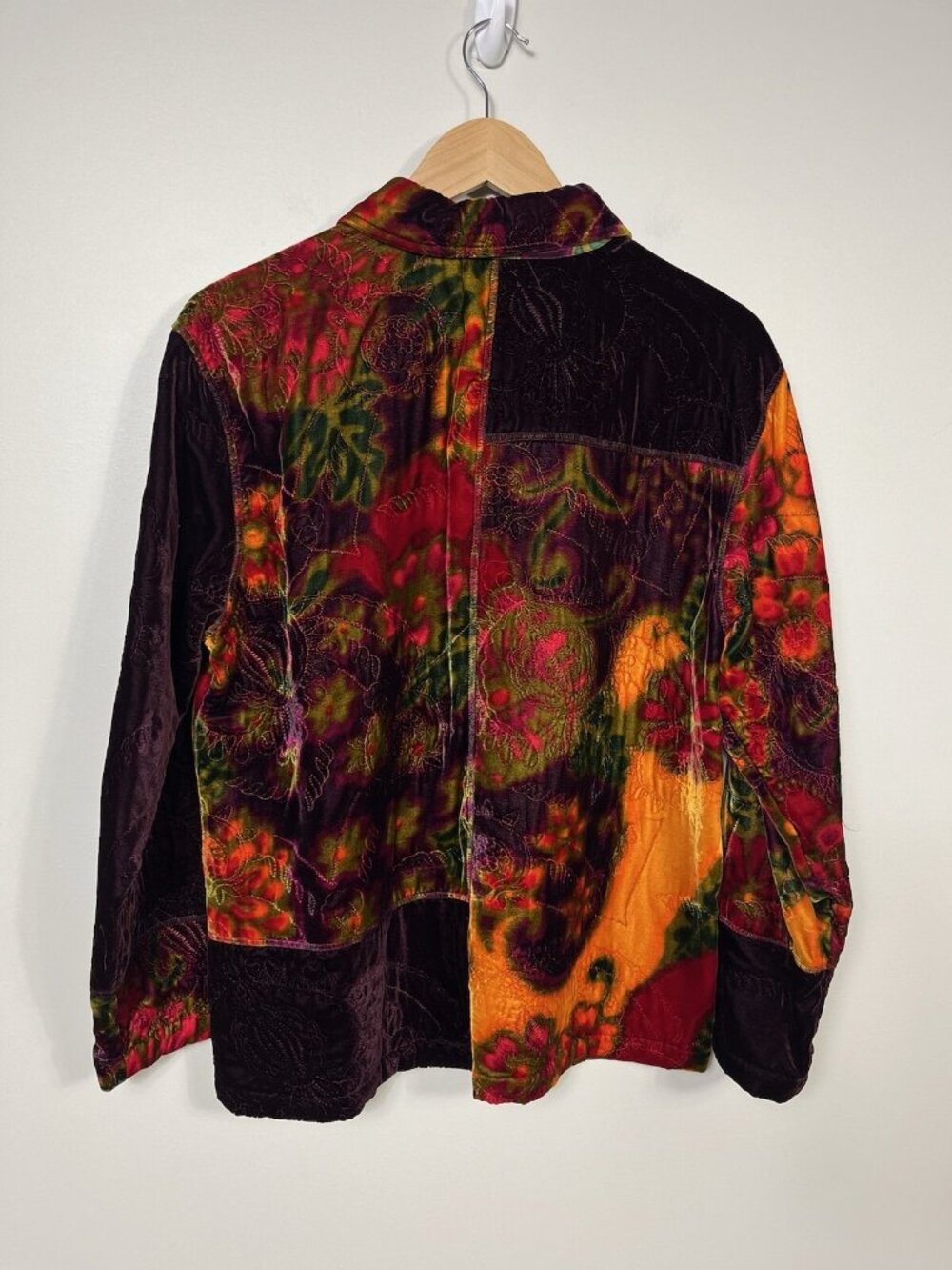 Chicos Top Women Size 2 Red Burgundy Silk Velvet Shirt Jacket Full Zip Art 90s - Picture 7 of 9